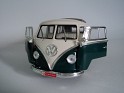 1:18 Road Signature Volkswagen Microbus 1962 Green & White. Uploaded by Francisco